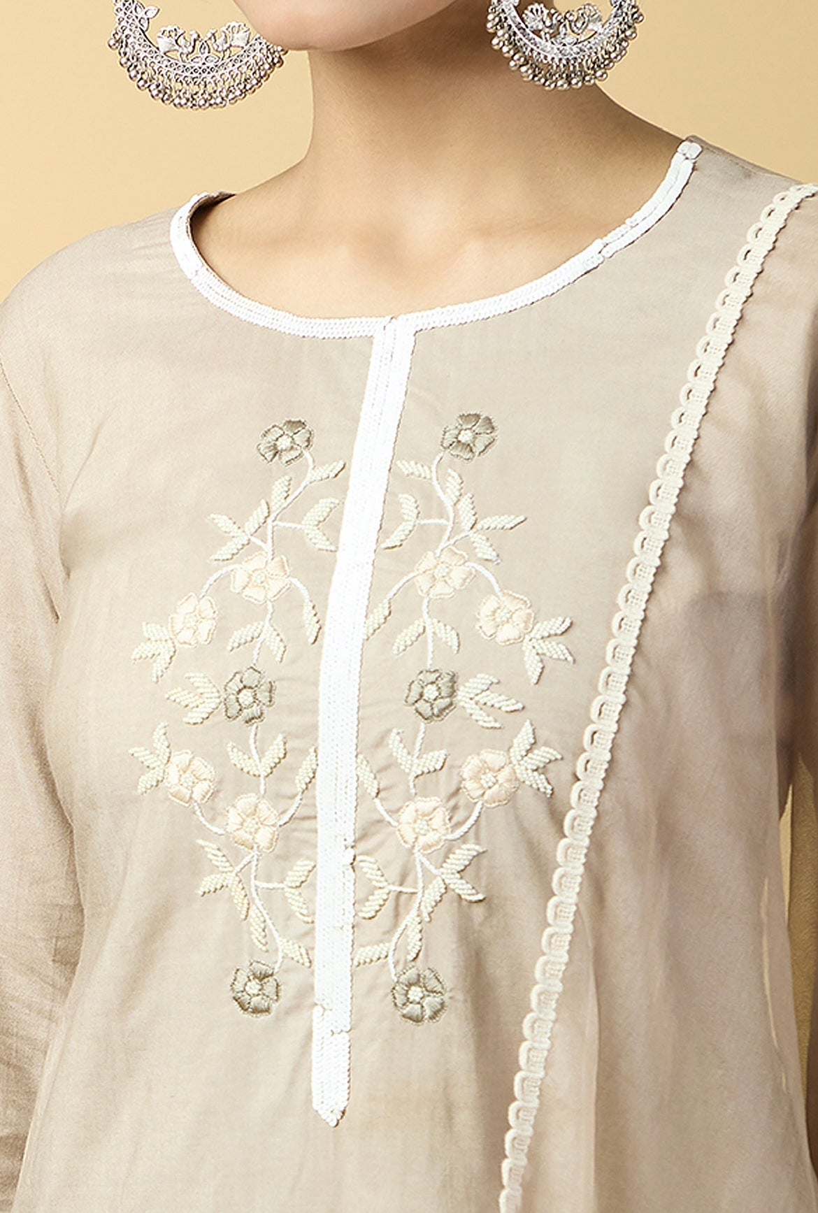 BEIGE EMBRODIERED SUIT SET