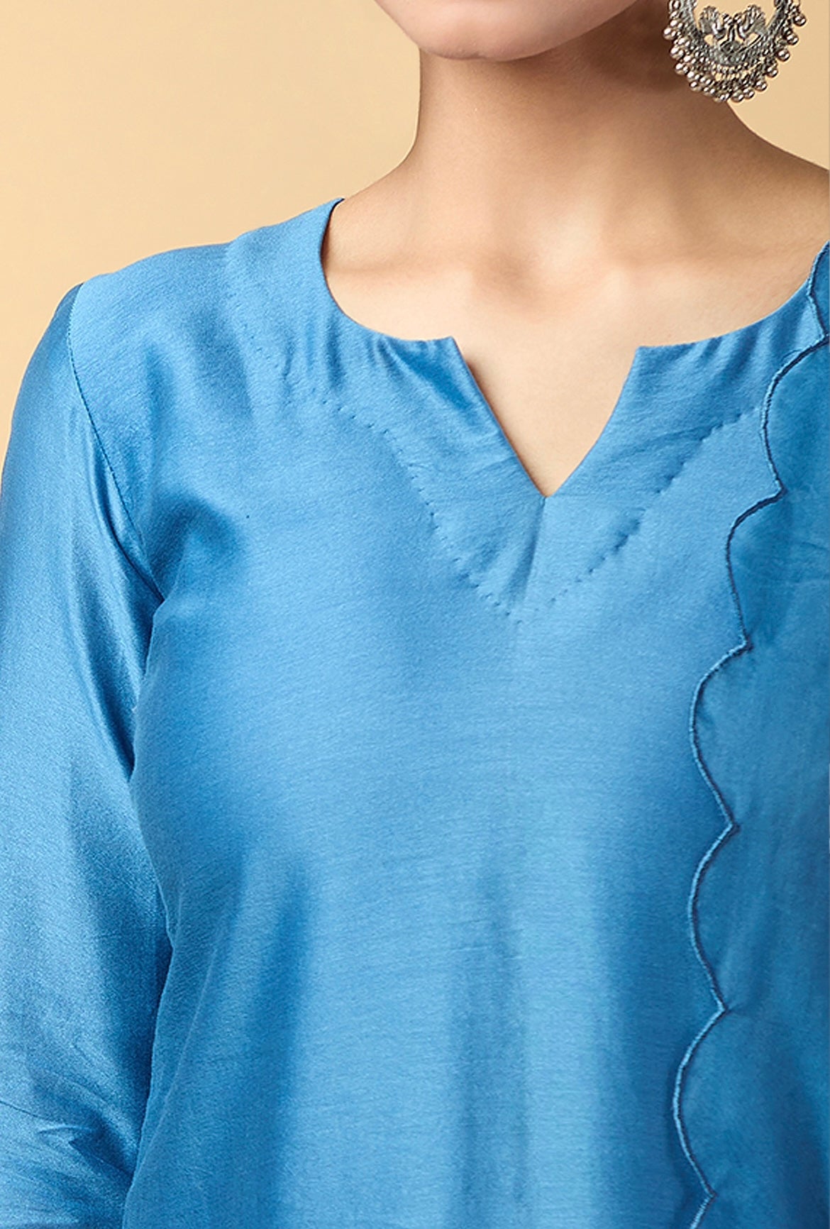 BLUE EMBRODIERED SUIT SET